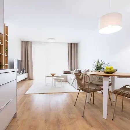 Al-garden S Private Garage Parking Free, 5 Min Peso Do Centra Apartment Kosice